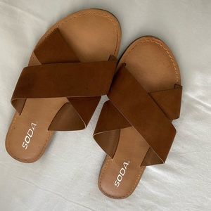 Soda Sandals size 6.5 brown